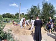Цвинтарний креатив: мера Олешків розкритикували за&nbsp;фото з&nbsp;похорону жертви коронавірусу
