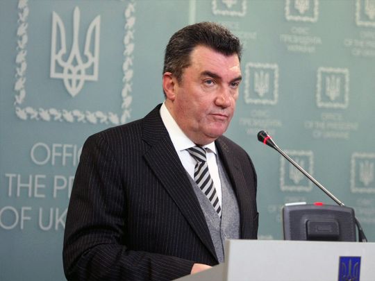РНБО ввів персональні санкції проти Деркача, Шарія, Гужви і Страна.ua