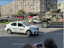 Поучаствовал в репетиции парада: видео с киевским таксистом вызвало ажиотаж в сети