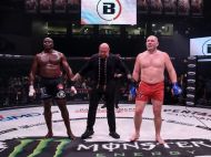 Російського десантника &laquo;задушили&raquo; в&nbsp;головному бою Bellator 265: найкращі моменти поєдинку