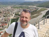 Розумію, що&nbsp;Порошенко ніяк не&nbsp;може бути кровним батьком Зеленського, але беруть мене сумніви,&nbsp;&mdash; Ян&nbsp;Валетов