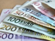 Курс євро опустився до&nbsp;мінімальної позначки у&nbsp;нинішньому році: що&nbsp;далі
