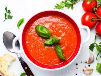 Секрет - в помидорах: Татьяна Мокриди поделилась рецептом любимого блюда семьи