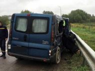 Смертельна ДТП під Рівним: мікроавтобус врізався у&nbsp;відбійник, загинули дві людини