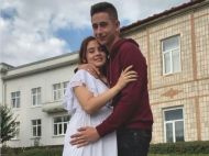 Наречена переможця &laquo;Голосу країни&raquo; Сасанчина відверто розповіла про вагітність