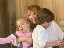 Алла Пугачева с младшими детьми 