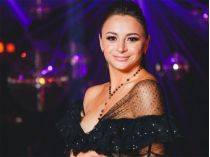 Хейтерам назло: Илона Гвоздева развеселила сеть видео о своей маленькой груди