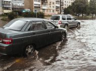 Київ після зливи &laquo;поплив&raquo;, а&nbsp;місцями і&nbsp;горів: відео наслідків негоди в&nbsp;столиці