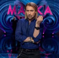 Сумний Олег Винник подав сигнал SOS: співака оточили &laquo;люди в&nbsp;чорному&raquo;