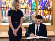 Олена Зеленська вибрала для першого дня візиту в&nbsp;США елегантну темно-синю сукню: &laquo;Неймовірно красива перша леді&raquo;