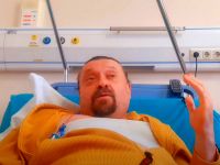 "Начал звонить, а он не отвечает": художник Поярков попал в реанимацию