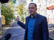 Компанії, наближені до&nbsp;мерії Кам&rsquo;янського, продовжують отримувати з&nbsp;бюджету мільйони за&nbsp;сумнівні ремонти,&nbsp;&mdash; ЗМІ