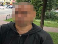 Украв пачку майонезу і&nbsp;цінні речі: в&nbsp;Києві затримано гвалтівника з&nbsp;сайту знайомств