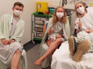 Селфі з&nbsp;пекла: дві сестри та&nbsp;брат сфотографувалися в&nbsp;момент, коли в&nbsp;них вдарила блискавка
