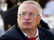 Жириновський втратив штани в&nbsp;прямому ефірі: в&nbsp;мережі з'явилося відео