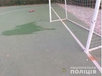 В Харькове спасают 6-летнего ребенка, которого чуть не убили ворота на школьном стадионе