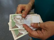 Українцям піднімуть зарплату: на&nbsp;скільки і&nbsp;коли &laquo;підросте&raquo; мінімалка