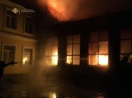 У&nbsp;Чугуєві всю ніч гасили масштабну пожежу в&nbsp;школі: фото і&nbsp;відео