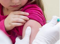 Вакцинация детей от коронавируса в Украине: в Госпродпотребслужбе разъяснили детали