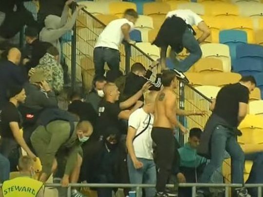 Драка во время матча Динамо - Александрия