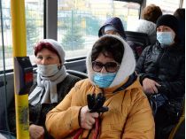 Головне&nbsp;— прищепити тих, кому за 60: вчені назвали дату закінчення пандемії коронавируса в Україні