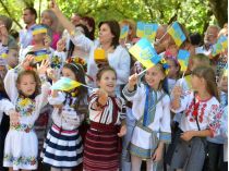 Киевским школьникам будут платить по тысяче гривен: кто может претендовать на вознаграждение
