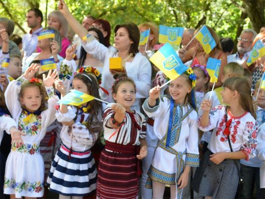 Киевским школьникам будут платить по тысяче гривен: кто может претендовать на вознаграждение