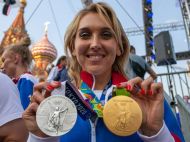 Плюс коробка цукерок і&nbsp;записка з&nbsp;вибаченнями: олімпійській чемпіонці повернули вкрадені медалі