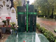 На&nbsp;могилі Олега Табакова нарешті поставили пам'ятник: як&nbsp;він виглядає