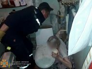 У&nbsp;Дніпрі рятувальники прийшли на&nbsp;допомогу жінці похилого віку, яка застрягла у&nbsp;туалеті на&nbsp;кілька днів
