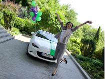 Переможниця акції «CabrioЛіто» від Moneyveo отримала ключі від суперкара