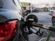 Паніка у&nbsp;водіїв і&nbsp;величезні черги на&nbsp;АЗС: що&nbsp;відбувається у&nbsp;Великобританії