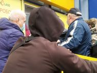 У&nbsp;Дніпрі натовп &laquo;штурмував&raquo; секонд-хенд: епічне відео