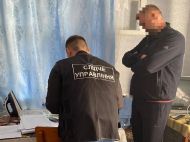 Отримував від підлеглих 70 тисяч грн щомісяця: підполковника підозрюють у&nbsp;вимаганні &laquo;відкатів&raquo; за&nbsp;поїздки до&nbsp;зони проведення ООС