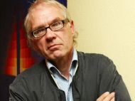 Автор карикатур на&nbsp;пророка Мухаммеда погиб в&nbsp;ДТП вместе с&nbsp;двумя полицейскими-охранниками