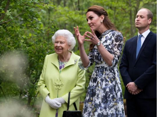 Королева Елизавета, Кейт Миддлтон и принц Уильям