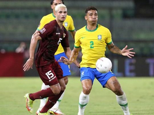 Эрик Рамирес в матче против сборной Бразилии