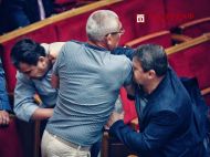 У&nbsp;Раді нардеп від &laquo;Батьківщини&raquo; вдарив &laquo;слугу народу&raquo;