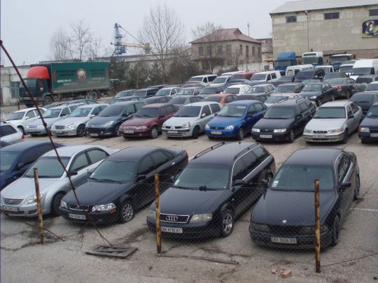 В Украине раздают подержанные автомобили: кто может их получить 