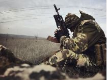 На Донбассе двое украинских бойцов получили осколочные ранения в результате обстрела оккупантов