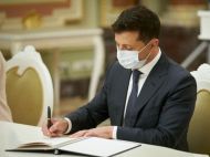 За&nbsp;ігнорування податкової декларації&nbsp;&mdash; позбавлення волі: Зеленський підписав скандальні закони