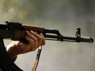 Стрілянина у&nbsp;Києві: чоловік відкрив вогонь з&nbsp;автомата і&nbsp;закрився з&nbsp;пораненим у&nbsp;квартирі