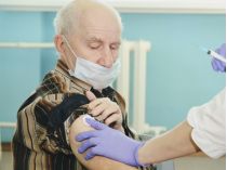 В Грузии пенсионерам будут платить за вакцинацию против коронавируса