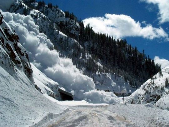 Лавинна небезпека, сніг на Миколая та похолодання: синоптики пообіцяли погодні зміни