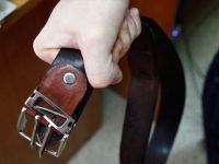 Тому що заважала: у Києві мати задушила дворічну дочку ременем