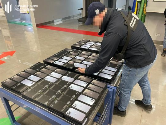 ГБР занялась "слепыми" одесскими таможенниками, не заметившими контрабанду айфонов на 5 миллионов гривен