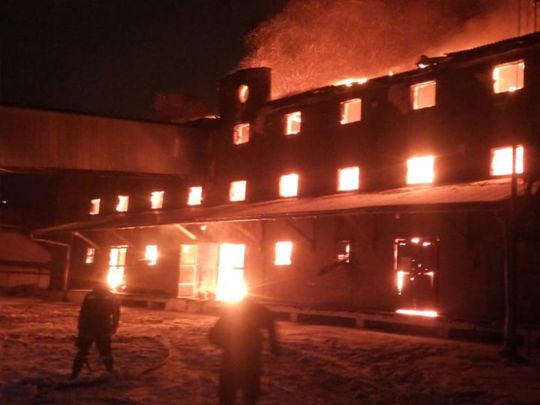 Из-за сильнейшего пожара на Тернопольщине остановлено движение поездов: первые подробности и видео