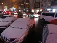 Транспорт в центре Киева вечером зимой