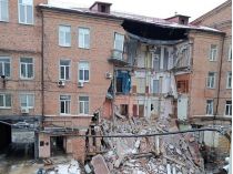 В Харькове рухнула часть офисного здания: фото с места ЧП