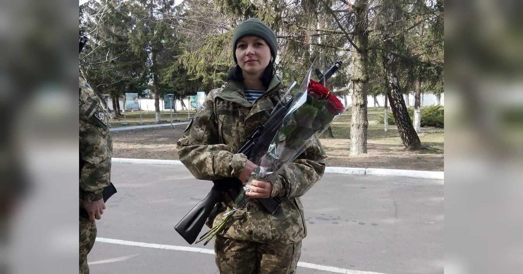 «Йти на війну мене вже ніхто не відмовляв»: вдова атовця покинула роботу вчителя і стала сержантом в частині коханого